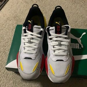 Selling Pumas R-X-Toys white, grey, yellow, red